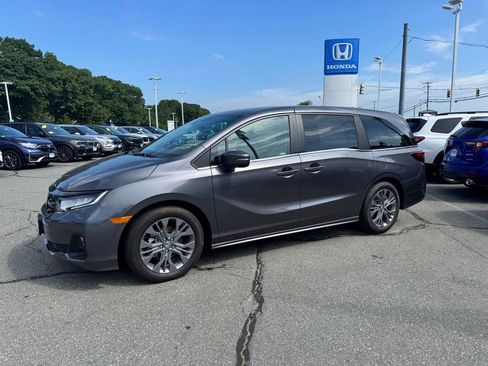 New 2026 Honda Odyssey Touring image 1