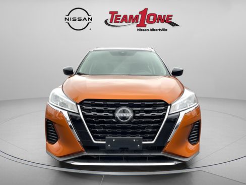 Used 2024 Nissan Kicks SV image 2