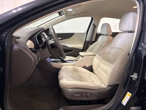 Used 2023 Chevrolet Malibu LT FWD image 13