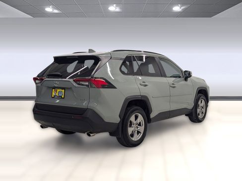 Used 2021 Toyota RAV4 XLE image 7
