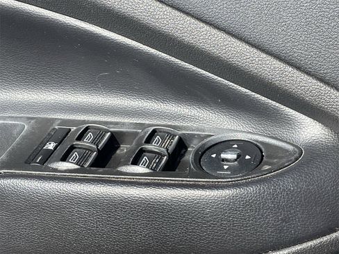 Used 2017 Ford Escape Titanium image 20