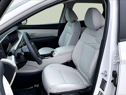 Used 2025 Hyundai Tucson SE FWD image 25