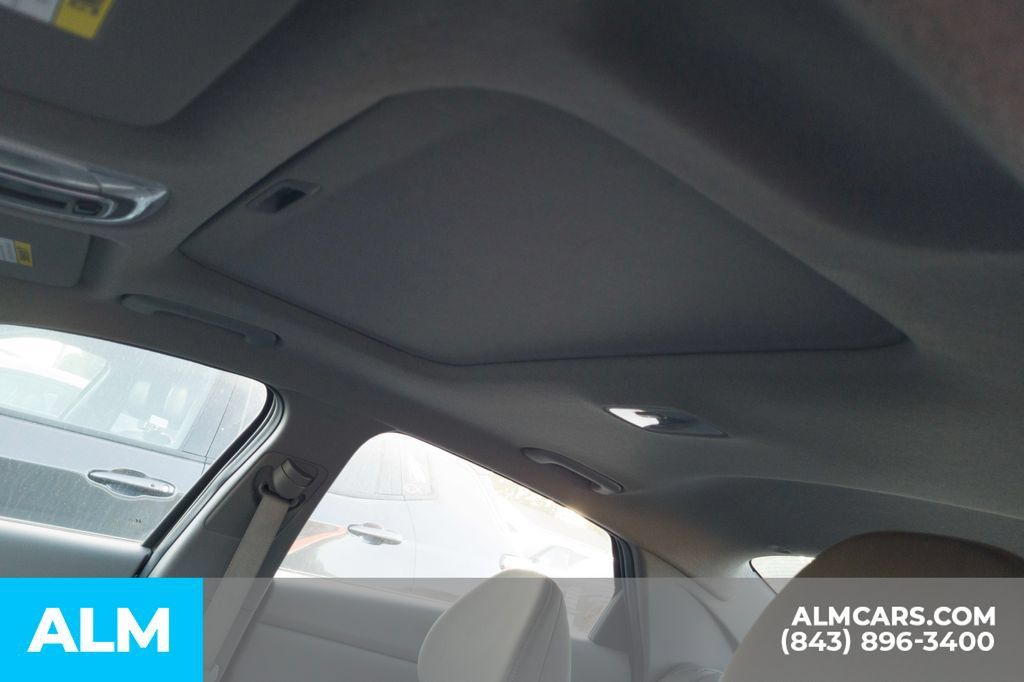 Used 2025 Hyundai Elantra SEL FWD image 8