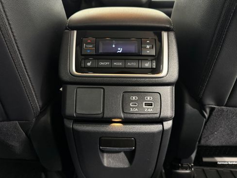 Used 2024 Subaru Ascent Limited w/ Technology Package image 34