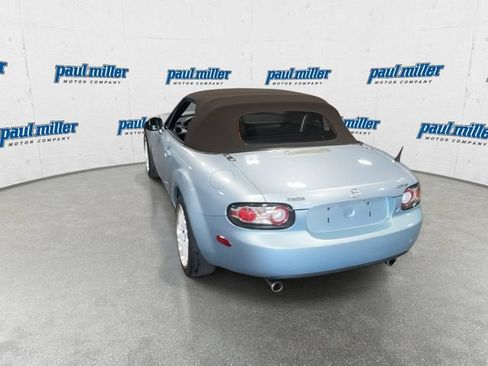 Used 2008 MAZDA MX-5 Miata RWD image 9