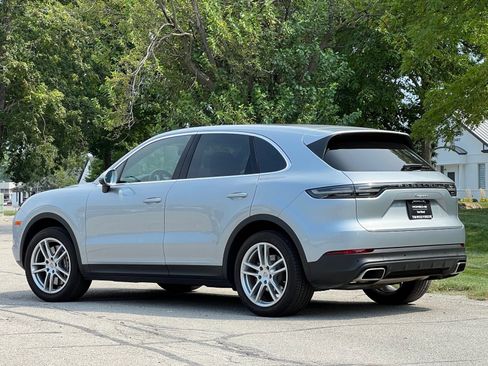 Certified 2023 Porsche Cayenne AWD/4WD image 3