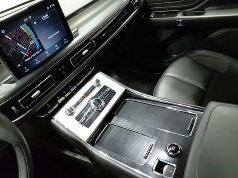 Used 2024 Lincoln Aviator AWD w/ Premium Package image 28