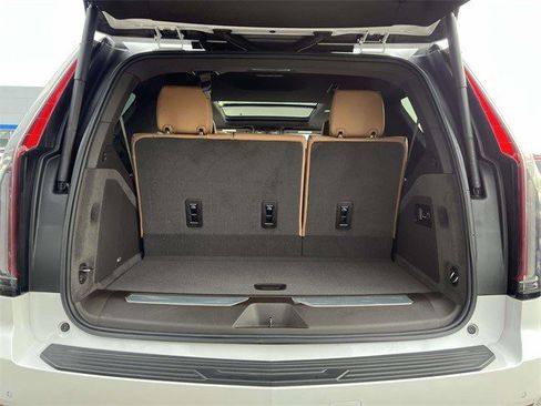 Certified 2022 Cadillac Escalade Premium Luxury image 12