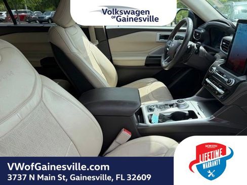Used 2020 Ford Explorer Platinum w/ Premium Technology Package AWD/4WD image 10