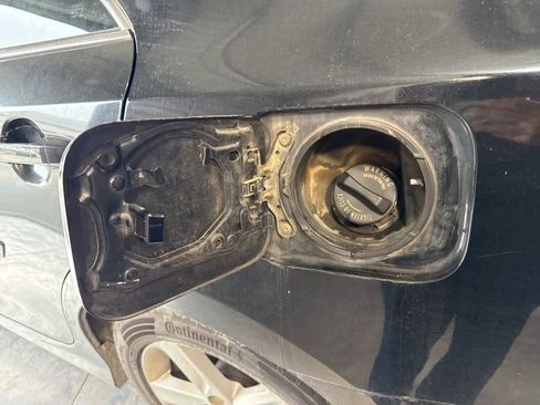 Used 2014 Toyota Camry SE image 9