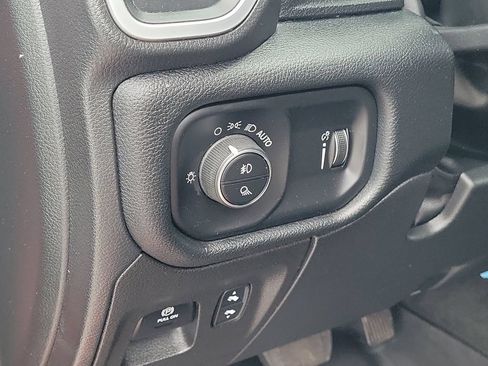 Used 2022 RAM 1500 Big Horn w/ Night Edition RWD image 22