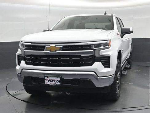 Used 2023 Chevrolet Silverado 1500 LT w/ Z71 Off-Road Package AWD/4WD image 36