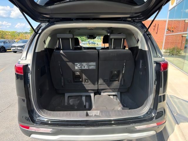 Certified 2024 Kia Carnival LX FWD image 13