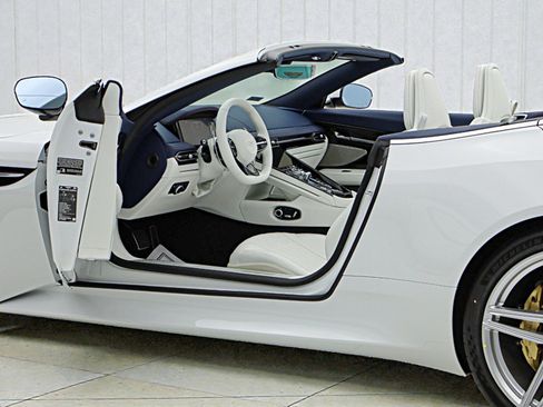 Used 2026 Aston Martin DB12 Convertible RWD image 6