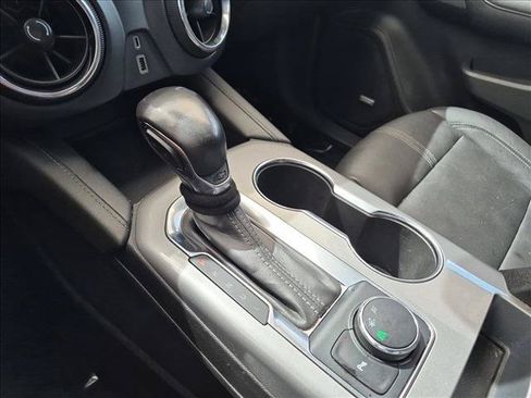 Used 2019 Chevrolet Blazer LT w/ Sun and Wheels Package FWD image 12