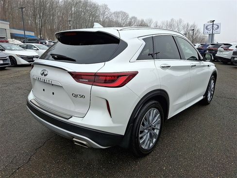 Used 2023 INFINITI QX50 Luxe image 7