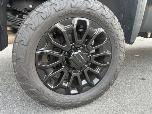 Used 2025 GMC Sierra 3500 Denali Ultimate AWD/4WD image 8