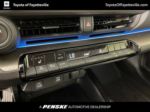 Used 2024 Toyota Prius XLE FWD image 32