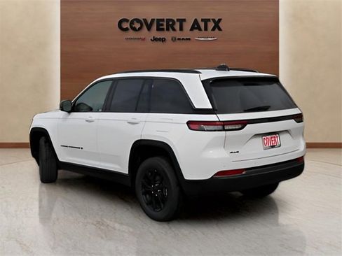 New 2026 Jeep Grand Cherokee Altitude image 3