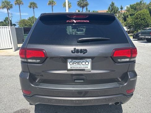 Used 2021 Jeep Grand Cherokee Laredo X AWD/4WD image 3