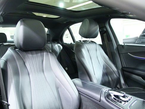 Used 2019 Mercedes-Benz E 300 4MATIC image 24