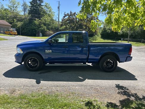 Used 2019 RAM 1500 Express w/ Express Value Package AWD/4WD image 7