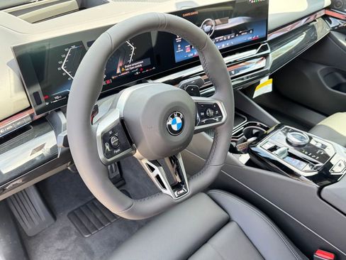 New 2026 BMW 540i xDrive w/ M Sport Package AWD/4WD image 15