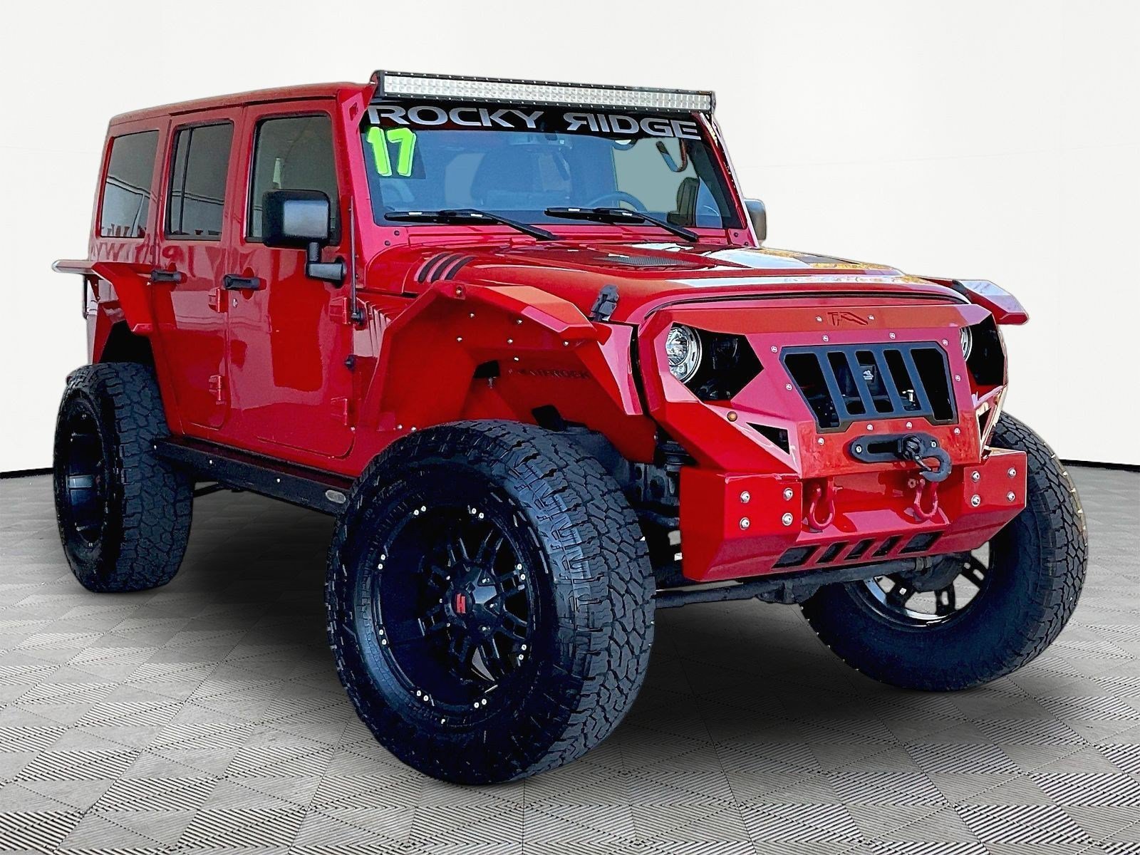 Used 2017 Jeep Wrangler Unlimited Sahara w/ Connectivity Group AWD/4WD image 3