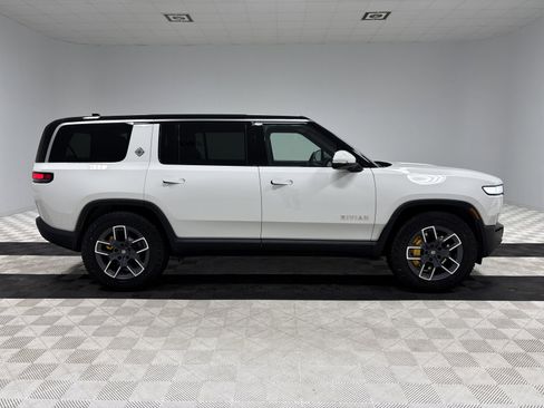 Used 2024 Rivian R1S Adventure image 6
