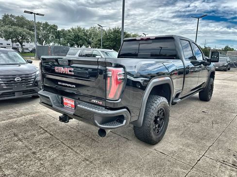Used 2024 GMC Sierra 2500 AT4 w/ AT4 Premium Plus Package AWD/4WD image 11