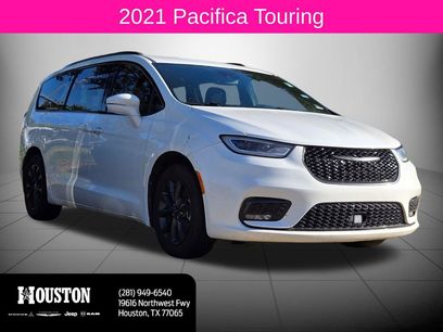 Used 2021 Chrysler Pacifica Touring w/ S Appearance Package