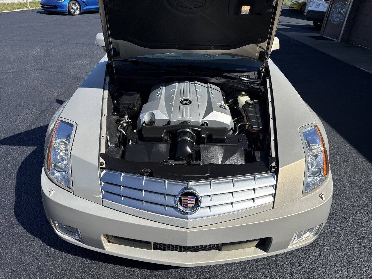 Used 2006 Cadillac XLR RWD image 73