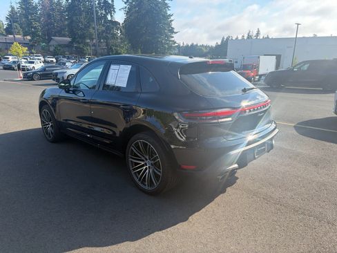 Used 2024 Porsche Macan AWD/4WD image 3