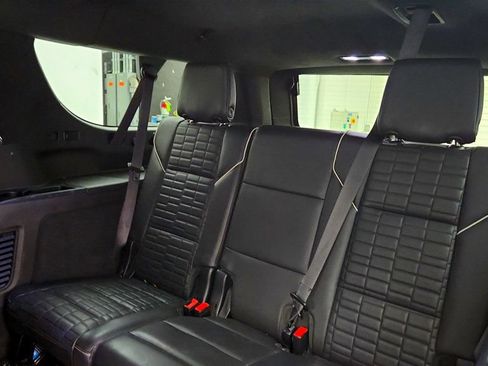 Used 2021 Cadillac Escalade ESV Premium Luxury Platinum w/ Heavy-Duty Trailer Package AWD/4WD image 25