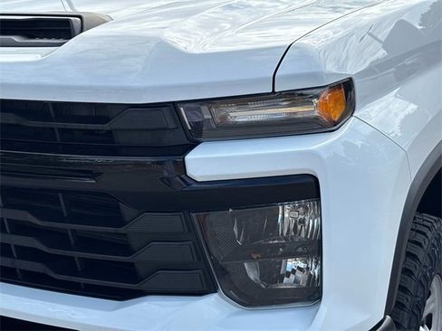 Used 2024 Chevrolet Silverado 3500 W/T image 9