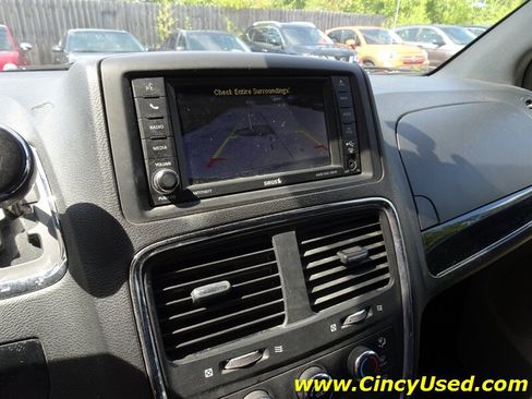 Used 2014 Dodge Grand Caravan SE FWD image 19