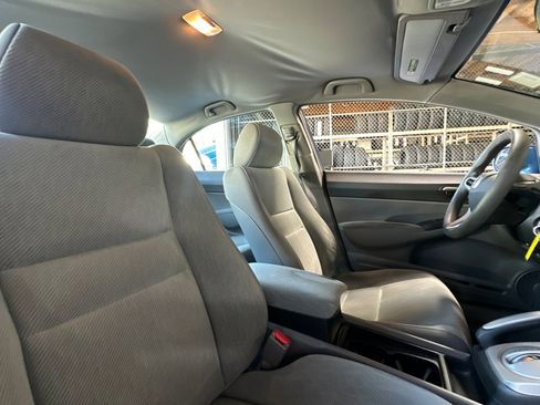 Used 2011 Honda Civic LX image 29
