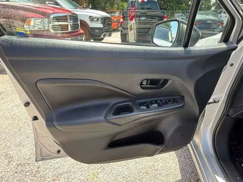 Used 2020 Nissan Versa S FWD image 11