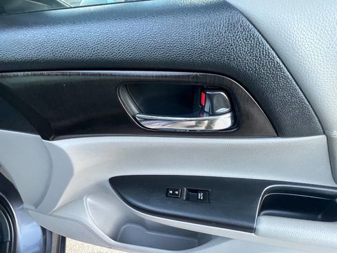 Used 2015 Honda Accord EX-L image 11