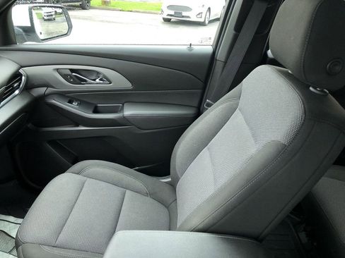 Used 2023 Chevrolet Traverse LT w/ LPO, Floor Liner Package AWD/4WD image 32