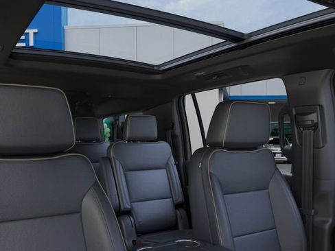 New 2026 Chevrolet Suburban Premier image 24