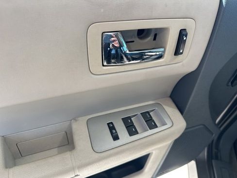 Used 2009 Ford Flex SE image 11