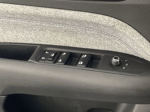 Used 2024 Jeep Compass Sport image 18