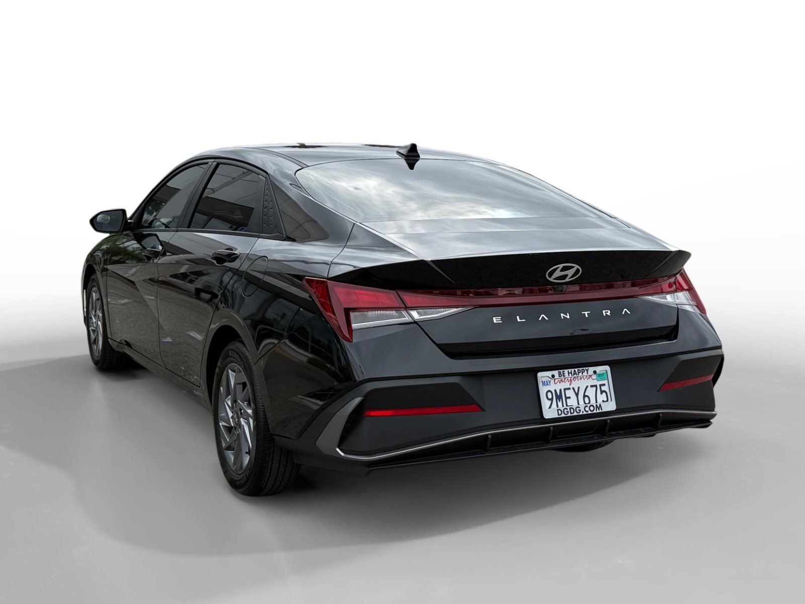 Certified 2024 Hyundai Elantra SEL FWD image 3