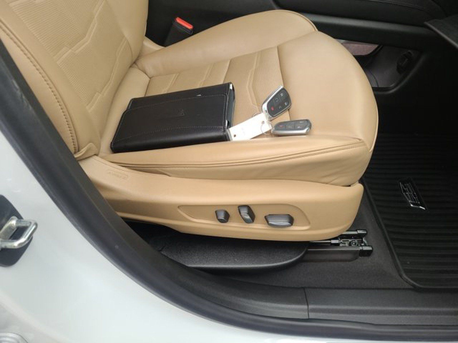 Used 2023 Cadillac XT6 Premium Luxury w/ Platinum Package FWD image 24