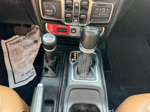 Used 2020 Jeep Wrangler Unlimited Rubicon AWD/4WD image 17