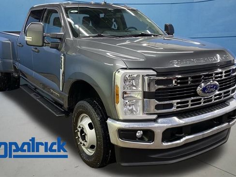 Used 2025 Ford F350 XLT image 1