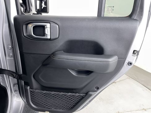 Used 2020 Jeep Wrangler Unlimited Sahara w/ Cold Weather Group AWD/4WD image 21