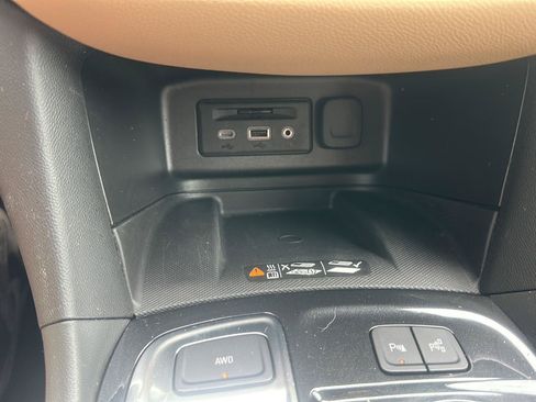 Used 2022 Chevrolet Equinox Premier AWD/4WD image 35