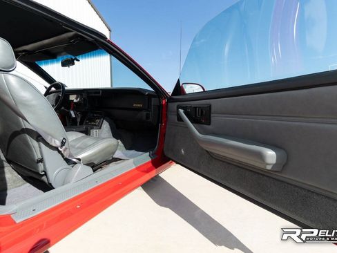Used 1991 Chevrolet Camaro Z28 RWD image 86